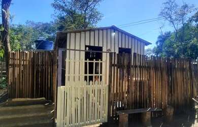 Imagem: A casa possui 1 Dormitório, 1 Banheiro e está localizado