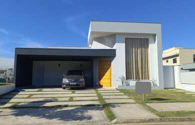 Imagem: A casa em condomínio possui 3 Dormitórios, 3 Banheiros, 2