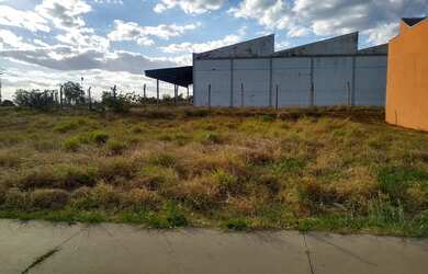 Imagem: O terreno possui 280m² de Área, Imóvel novo e está localizado