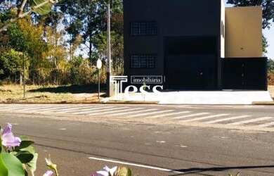 Imagem: O depósito possui 4 Vagas na garagem, 126m² de Área e Imóvel