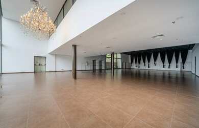 Imagem 6: Porto Alegre - Prédio Inteiro - Tristeza