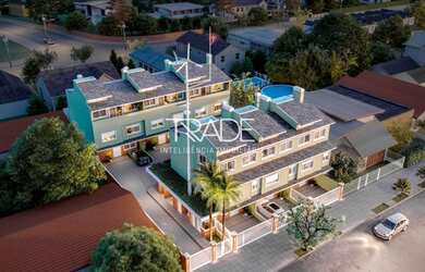 Imagem: A casa em condomínio possui 3 Dormitórios, 5 Banheiros, 2