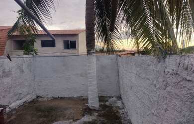 Imagem 2: Casa no Araturi á venda. Varanda, 112m² de Área, 1 Vaga na garageme2...