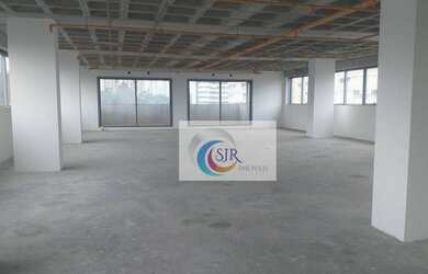 Imagem: O depósito possui 5 Vagas na garagem, 316m² de Área e está