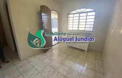 Imagem: A casa possui 1 Dormitório, 1 Banheiro, 1 Vaga na garagem