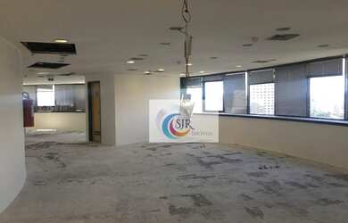 Imagem: O depósito possui 5 Vagas na garagem, 500m² de Área e está