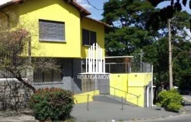 Imagem: O depósito possui 5 Vagas na garagem, 240m² de Área e está