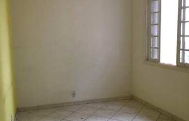 Imagem: O depósito possui 5 Vagas na garagem, 200m² de Área e está