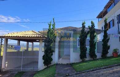 Imagem: A casa possui 3 Dormitórios, 1 Banheiro, 72m² de Área e