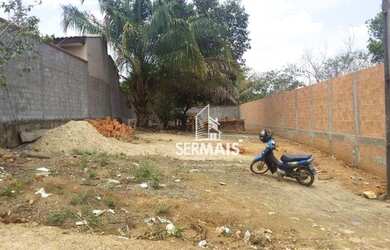 Imagem: O terreno possui 300m² de Área, Imóvel novo e está localizado