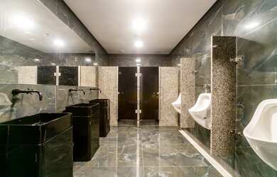 Imagem 13: Porto Alegre - Prédio Inteiro - Tristeza