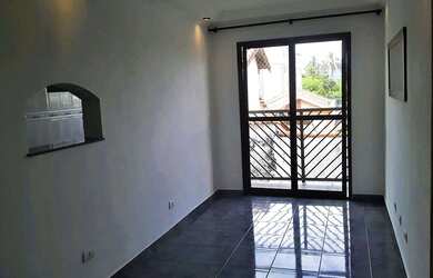 Imagem: O apartamento possui 3 Dormitórios, 1 Banheiro, 1 Vaga na garagem