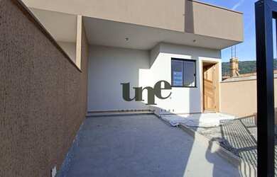 Imagem: A casa possui 2 Dormitórios, 2 Banheiros, 1 Vaga na garagem