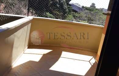 Imagem: O apartamento possui 3 Dormitórios, 1 Banheiro, 2 Vagas na