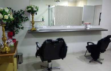 Imagem: O depósito possui 4 Vagas na garagem, 25m² de Área, Direto