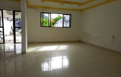 Imagem: A casa possui 3 Dormitórios, 3 Banheiros, 4 Vagas na garagem