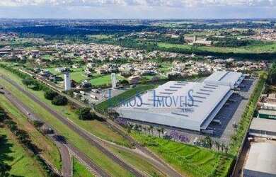 Imagem: O depósito possui 5 Vagas na garagem e 8049m² de Área e está