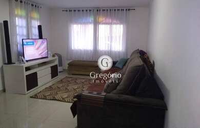 Imagem: A casa possui 2 Dormitórios, 2 Banheiros, 4 Vagas na garagem