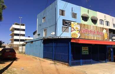 Imagem: O depósito possui 2 Vagas na garagem, 135m² de Área e está