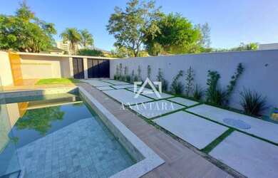 Imagem: A casa em condomínio possui 4 Dormitórios, 5 Banheiros, 2