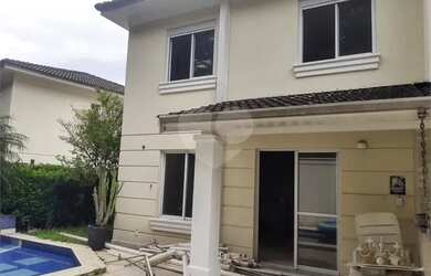 Imagem: A casa em condomínio possui 3 Dormitórios, 5 Banheiros, 3