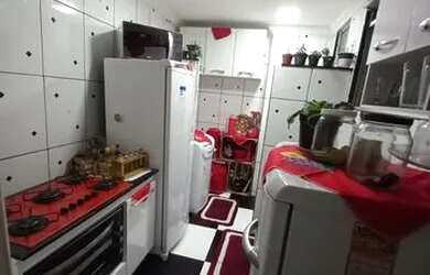 Imagem: O apartamento possui 3 Dormitórios, 1 Banheiro, 1 Vaga na garagem