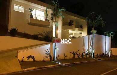 Imagem: A casa em condomínio possui 4 Dormitórios, 5 Banheiros, 5