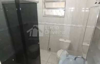 Imagem: A casa possui 3 Dormitórios, 1 Banheiro, 1 Vaga na garagem