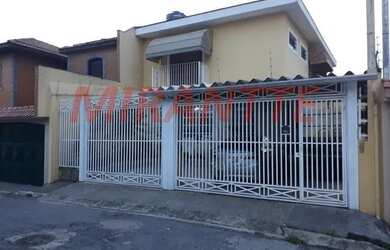 Imagem: A casa possui 4 Dormitórios, 4 Banheiros, 4 Vagas na garagem