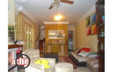 Imagem: A casa em condomínio possui 3 Dormitórios, 3 Banheiros, 2