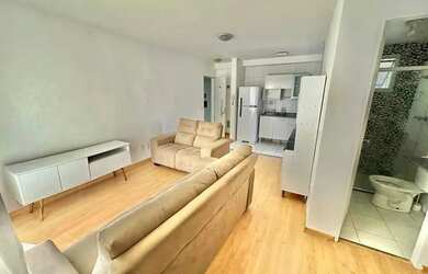 Imagem: O apartamento possui 2 Dormitórios, 1 Banheiro, 1 Vaga na garagem