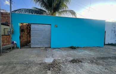 Imagem: A casa possui 3 Dormitórios, 1 Banheiro, 3 Vagas na garagem