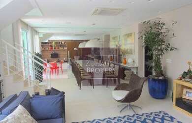 Imagem 1: Alto da Boa Vista - Venda / Locação - Casa em condomínio, com Jardim, Piscina e Terraço