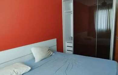 Imagem: O apartamento possui 2 Dormitórios, 1 Banheiro, 1 Vaga na garagem