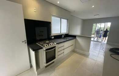 Imagem 9: SOBRADO com 3 SUITES, PISCINA para LOCAÇÃO em CONDOMÍNIO FECHADO por...