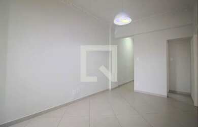 Imagem: O apartamento possui 2 Dormitórios, 1 Banheiro e 72m² de Área