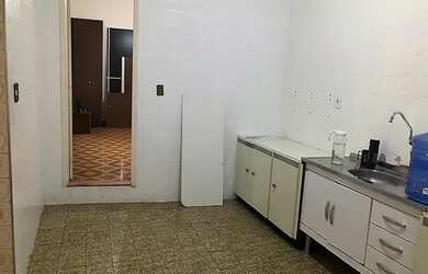 Imagem: A casa possui 4 Dormitórios, 3 Banheiros, 1 Vaga na garagem