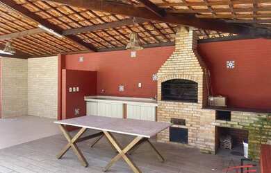 Imagem: A casa possui 4 Dormitórios, 5 Banheiros, 5 Vagas na garagem