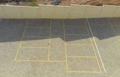 Imagem: O apartamento possui 2 Dormitórios, 1 Banheiro, 2 Vagas na