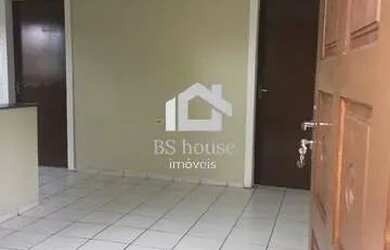 Imagem: A casa possui 2 Dormitórios, 1 Banheiro, 1 Vaga na garagem