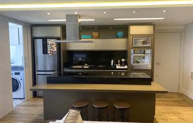 Imagem: O apartamento possui 3 Dormitórios, 2 Banheiros, 2 Vagas na