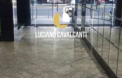 Imagem: O depósito possui 2 Vagas na garagem, 80m² de Área e está