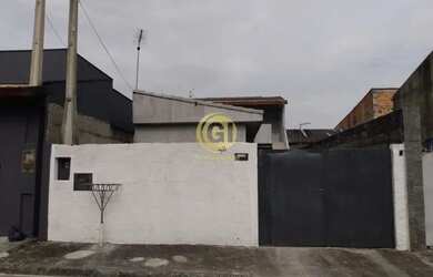 Imagem: A casa possui 2 Dormitórios, 2 Banheiros, 3 Vagas na garagem