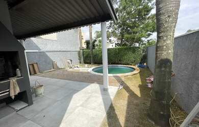 Imagem 2: SOBRADO com 3 SUITES, PISCINA para LOCAÇÃO em CONDOMÍNIO FECHADO por...