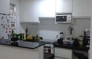 Imagem: O apartamento possui 2 Dormitórios, 1 Banheiro, 1 Vaga na garagem
