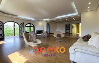 Imagem: A casa possui 5 Dormitórios, 5 Banheiros, 2 Vagas na garagem