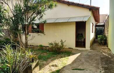 Imagem: A casa possui 2 Dormitórios, 1 Banheiro, 60m² de Área e