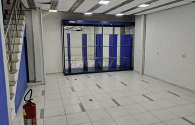 Imagem 16: Loja para locação na região Santa Efigênia com 220m², mais mezanino e porta automática