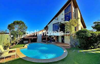 Imagem: A casa em condomínio possui 4 Dormitórios, 5 Banheiros, 4