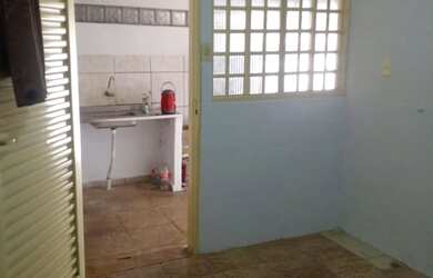 Imagem: A casa para alugar possui 3 Dormitórios, 2 Banheiros, 5 Vagas